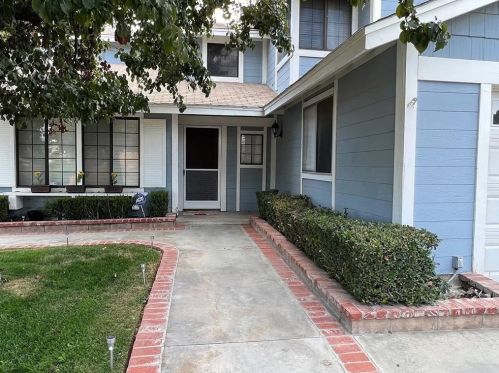 23052 Tupelo Ridge Dr, Santa Clarita, CA 91354-1321