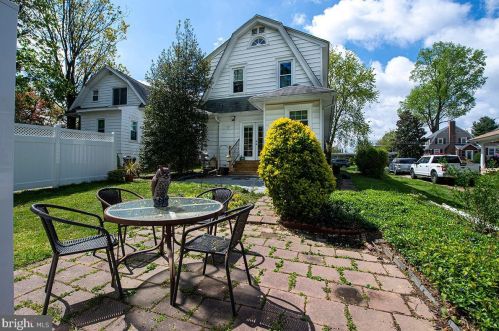 309 Shaw Rd, Ridley Park, PA 19078-2732