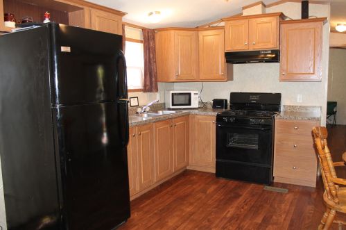 25 Warner Rd, Henniker NH  03242-3102 exterior