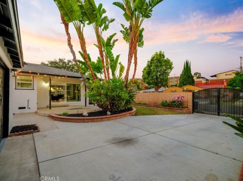 12912 Gramercy Pl, Gardena CA  90249-1808 exterior