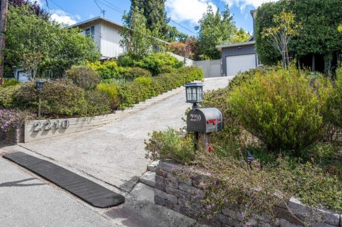 2210 Bettina Ave, Belmont, CA 94002-1524