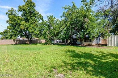 1111 Bethany Home Rd, Phoenix AZ  85014-2229 exterior