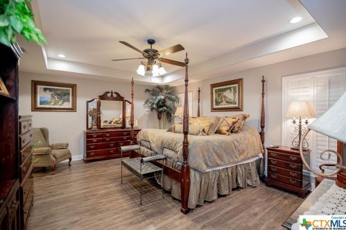 304 Windcrest Dr, Victoria TX  77904-3413 exterior