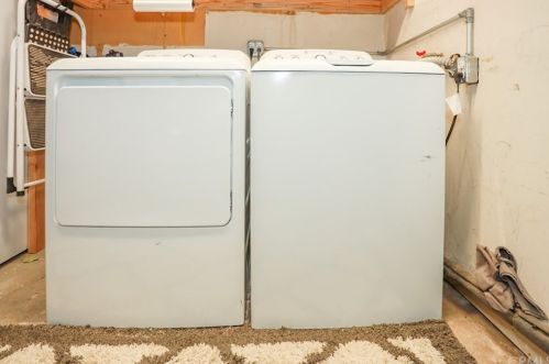 300 Country Clb Blvd, Big Bear City CA  92314-9258 exterior