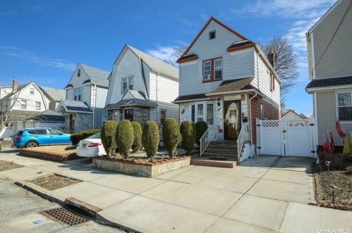 210-20 94th Ave, Jamaica, NY 11428-1805