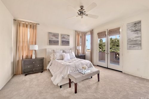 214 Goldenwest St, Huntington Beach CA 92648-2638 exterior