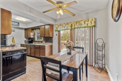 1107 Division St, Faribault, MN 55021-6423