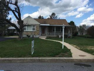 207 Cleveland Ave, Reading, PA 19605-2113