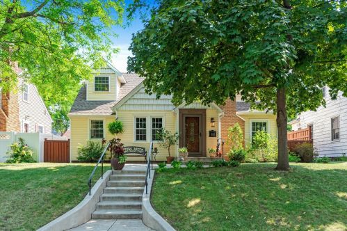 4050 Shoreline Dr, Minneapolis, MN 55422-1518
