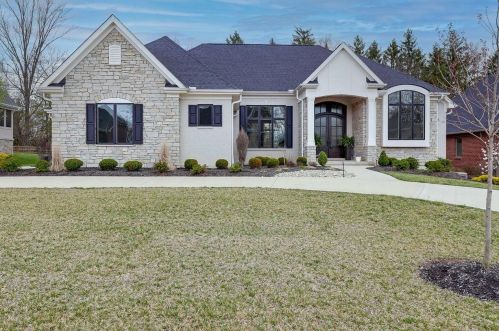 5806 Chestnut Ridge Dr, Cincinnati, OH 45230
