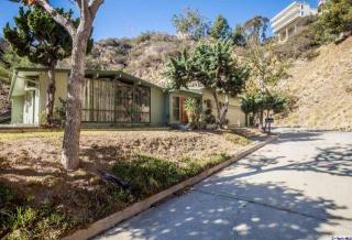 765 Luring Dr, Glendale, CA 91206-1644