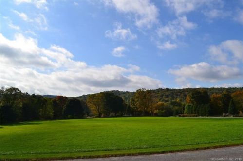 15 Crawford Ln, Sherman, CT 06784-1100