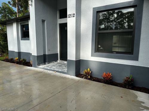1212 Dixie Ave, Lehigh Acres, FL