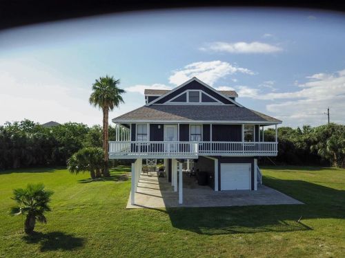 13611 Stewart Rd, Galveston, TX 77554-7722