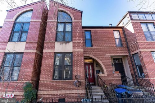 704 10th St, Washington, DC 20002-3734