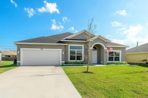 348 Millard Dr, Fort Pierce, FL 34953-3110