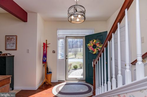 303 8th Ave, Parkesburg PA  19365-1359 exterior