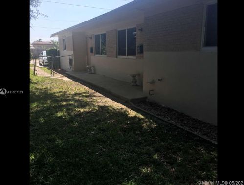 506 56th Ave, Hollywood FL  33021-5702 exterior