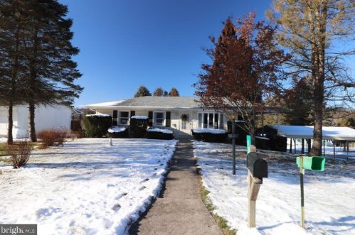 672 Mill St, Palmerton, PA 18071-9712