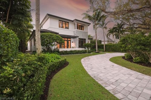 336 1st Ave, Naples FL  34102-5905 exterior
