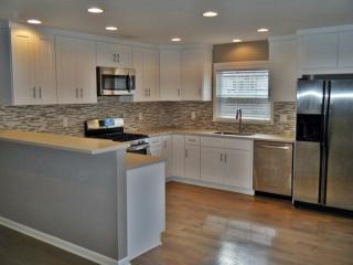 5703 77th Ter, Shawnee Mission KS  66208-4731 exterior