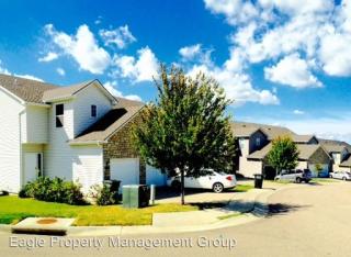 626 Oakbrook Pl, Manhattan KS  66503-8474 exterior