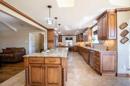 401 Cherry Ann Dr, Euless, TX 76039-2007