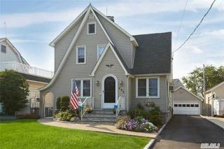 203 Claxton Ave, North Bellmore, NY 11710-4654