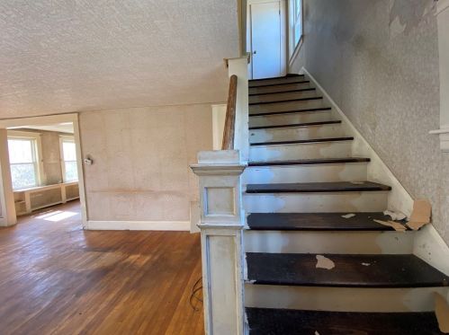 7 Aurilla St, Auburn MA  01501-2601 exterior