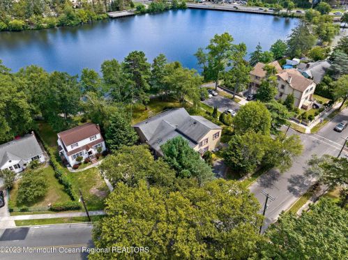 107 Lk Dr, Lakewood NJ  08701-3161 exterior