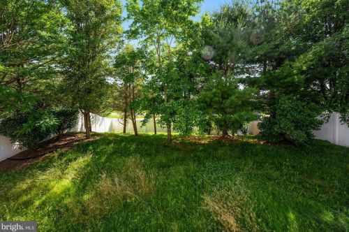 10 Birmingham Dr, Columbus NJ  08022-2342 exterior