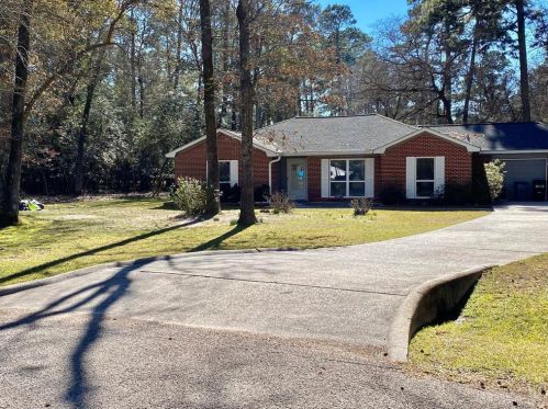15256 Conroe Dr, Conroe, TX 77384-3415