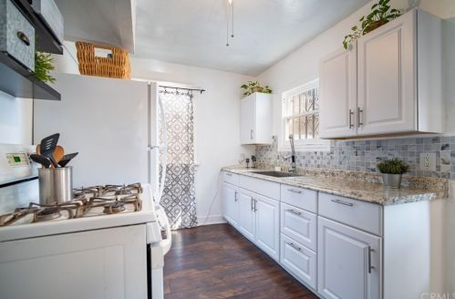 934 Washington Pl, Long Beach CA  90813-6618 exterior