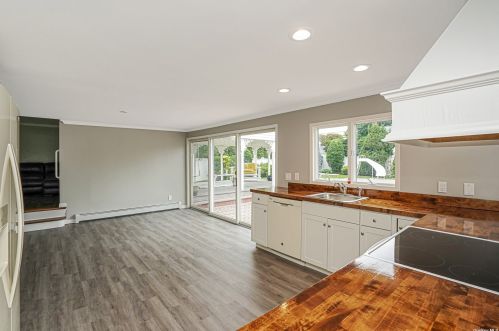 10 Cliftwood Pl, San Remo NY  11754-4011 exterior