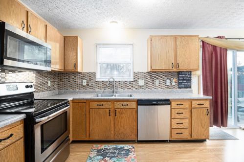 8311 Crete Ln, Blacklick OH  43004-8307 exterior