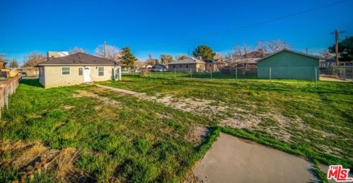 44643 Date Ave, Lancaster CA 93534-3101 exterior