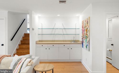 1421 Sugartown Rd, Berwyn PA  19312-1820 exterior