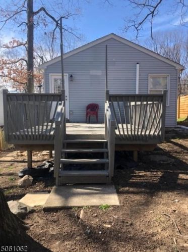 313 Knox Way, Hopatcong NJ  07843-1114 exterior