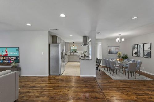 3322 Crest Ridge Dr, Dallas, TX 75228-3439