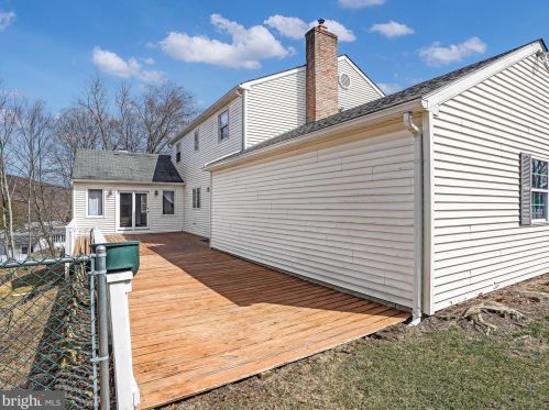 42 Overlook Dr, Primrose PA  17901-4028 exterior