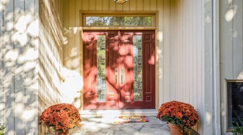 191 Deerfield Ln, Pleasantville, NY 10570-1429