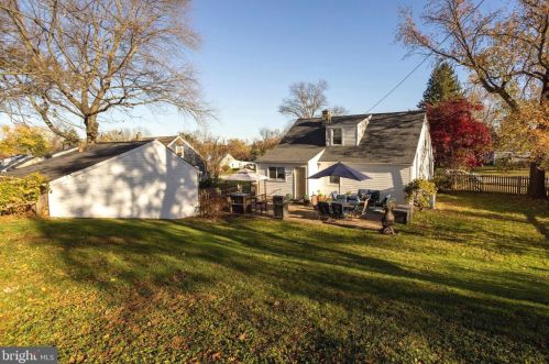 1202 Wedgewood Rd, Flourtown PA  19031-2127 exterior