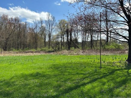 214 Berkshire Rd, Sandy Hook CT  06482-1548 exterior