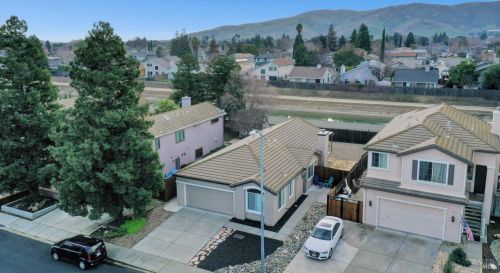 885 Turquoise St, Vacaville CA  95687-7810 exterior