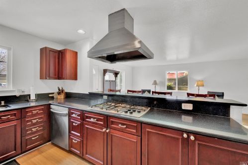 200 Juniper St, Vacaville CA 95688-2736 exterior