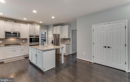 181 Empress Alexandra Pl, Fredericksburg VA  22406-4085 exterior