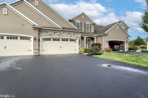 323 Carmella Dr, Navy Sup Dpt, PA 17050-3716