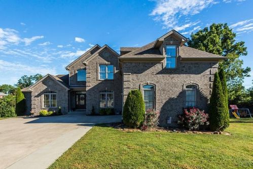 418 Koa Ct, Berea, KY 40403-9585