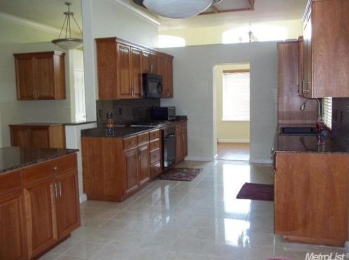 8675 Tennis Club Ct, Elk Grove CA  95624-3291 exterior