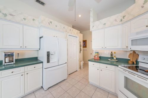 1863 Kinsmere Dr, New Port Richey FL  34655-4539 exterior